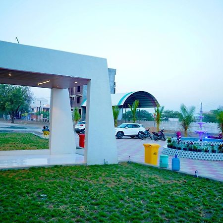 Hotel Madhuban Evrengabad Dış mekan fotoğraf