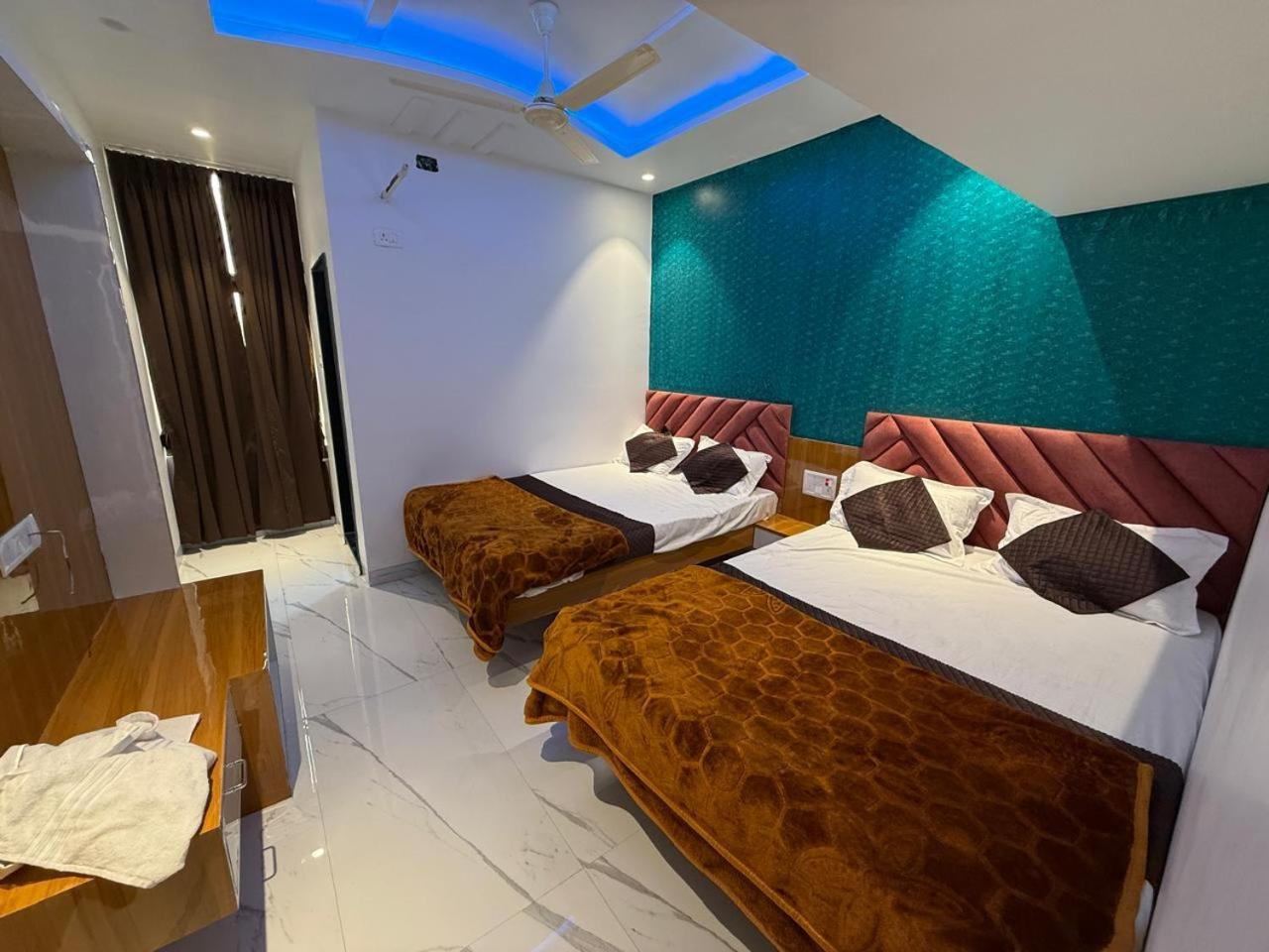 Hotel Madhuban Evrengabad Dış mekan fotoğraf