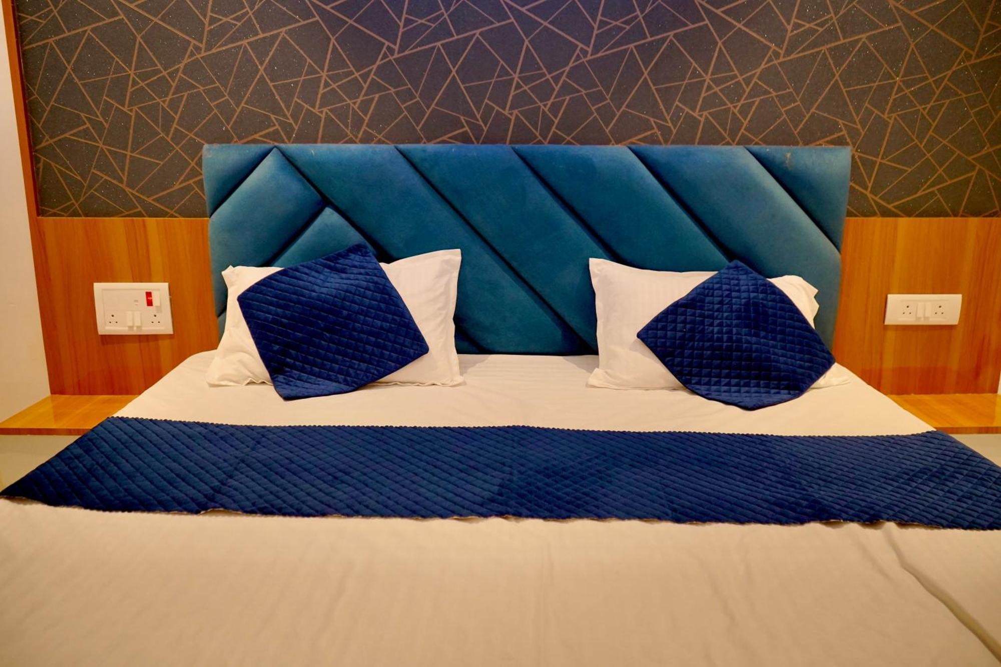 Hotel Madhuban Evrengabad Dış mekan fotoğraf