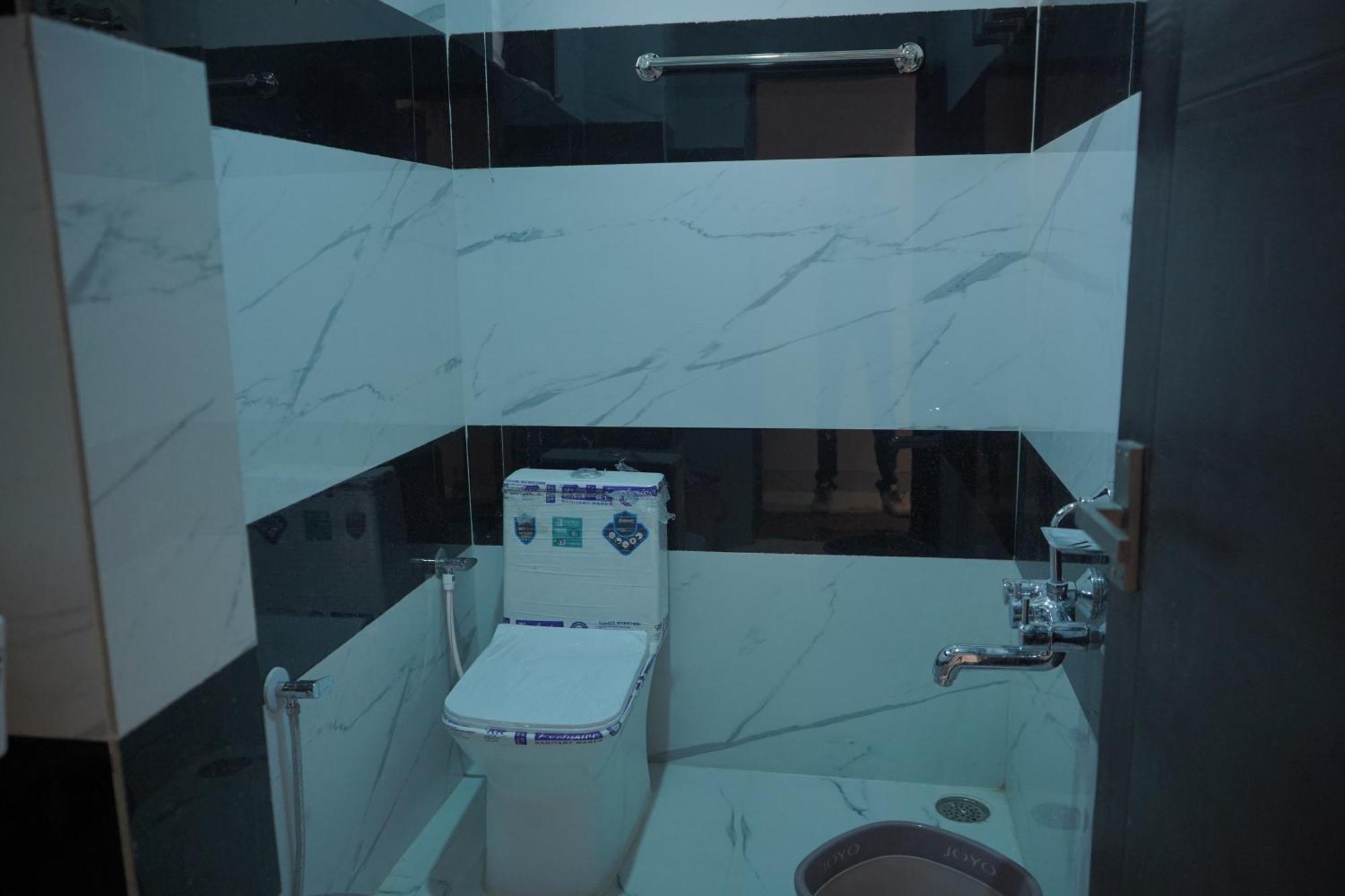 Hotel Madhuban Evrengabad Dış mekan fotoğraf