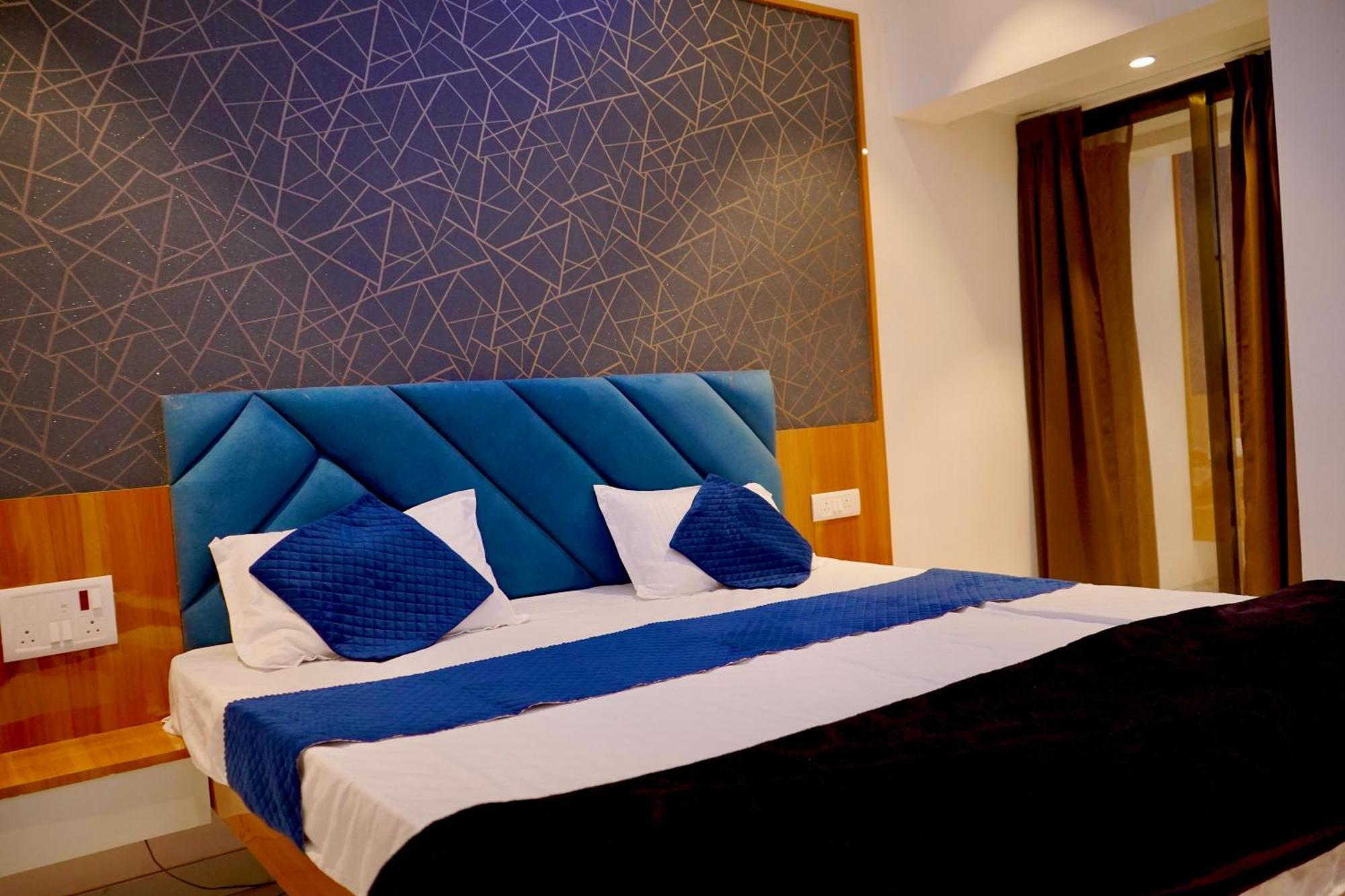 Hotel Madhuban Evrengabad Dış mekan fotoğraf